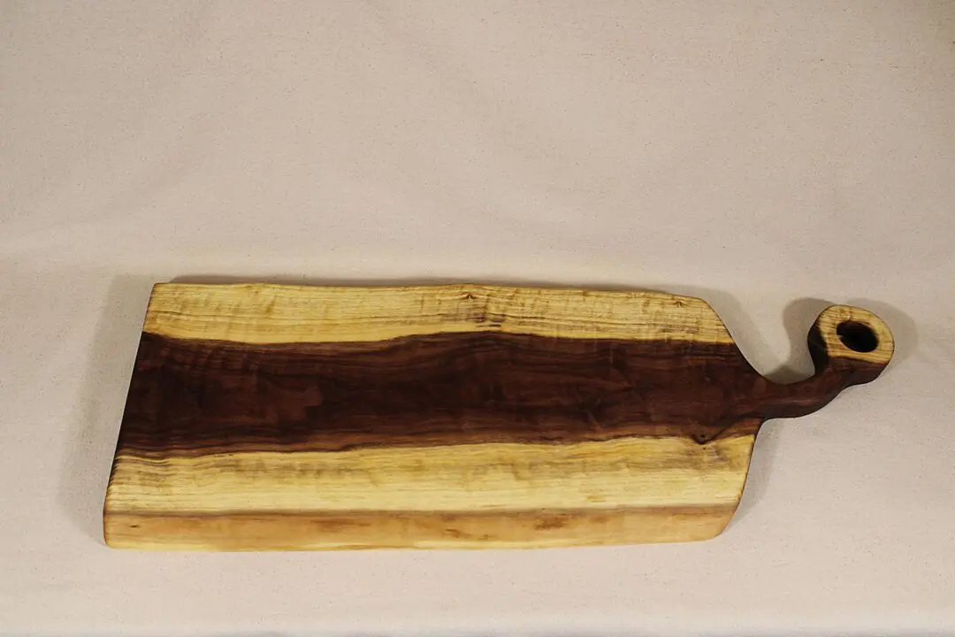 Walnut Medium Charcuterie 2026.25